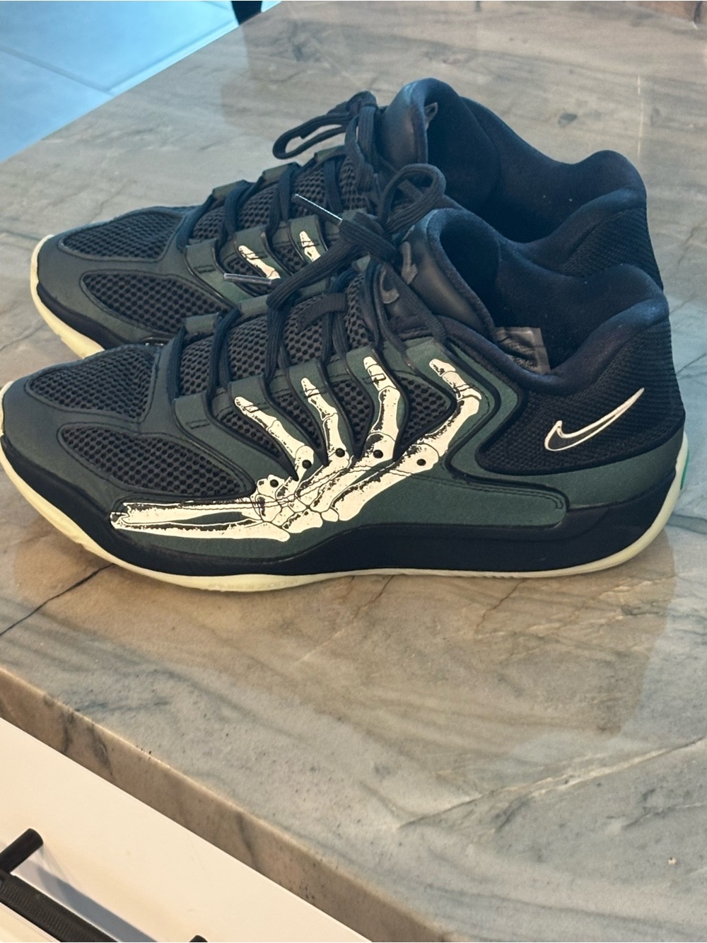 Nike KD18 Men’s Black/White Skeletal Graphic Low-Top Sneakers